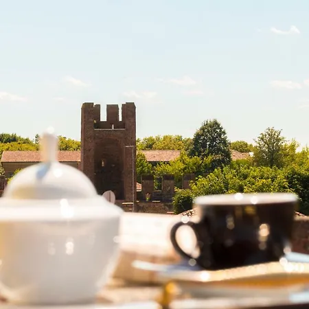 Luxury Apt. Inside Medieval Walls *