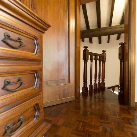 Luxury Apt. Inside Medieval Walls דירה *
