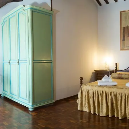 Luxury Apt. Inside Medieval Walls דירה מונטניאנה